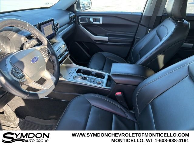 Used 2022 Ford Explorer XLT w/ Equipment Group 202A image 9