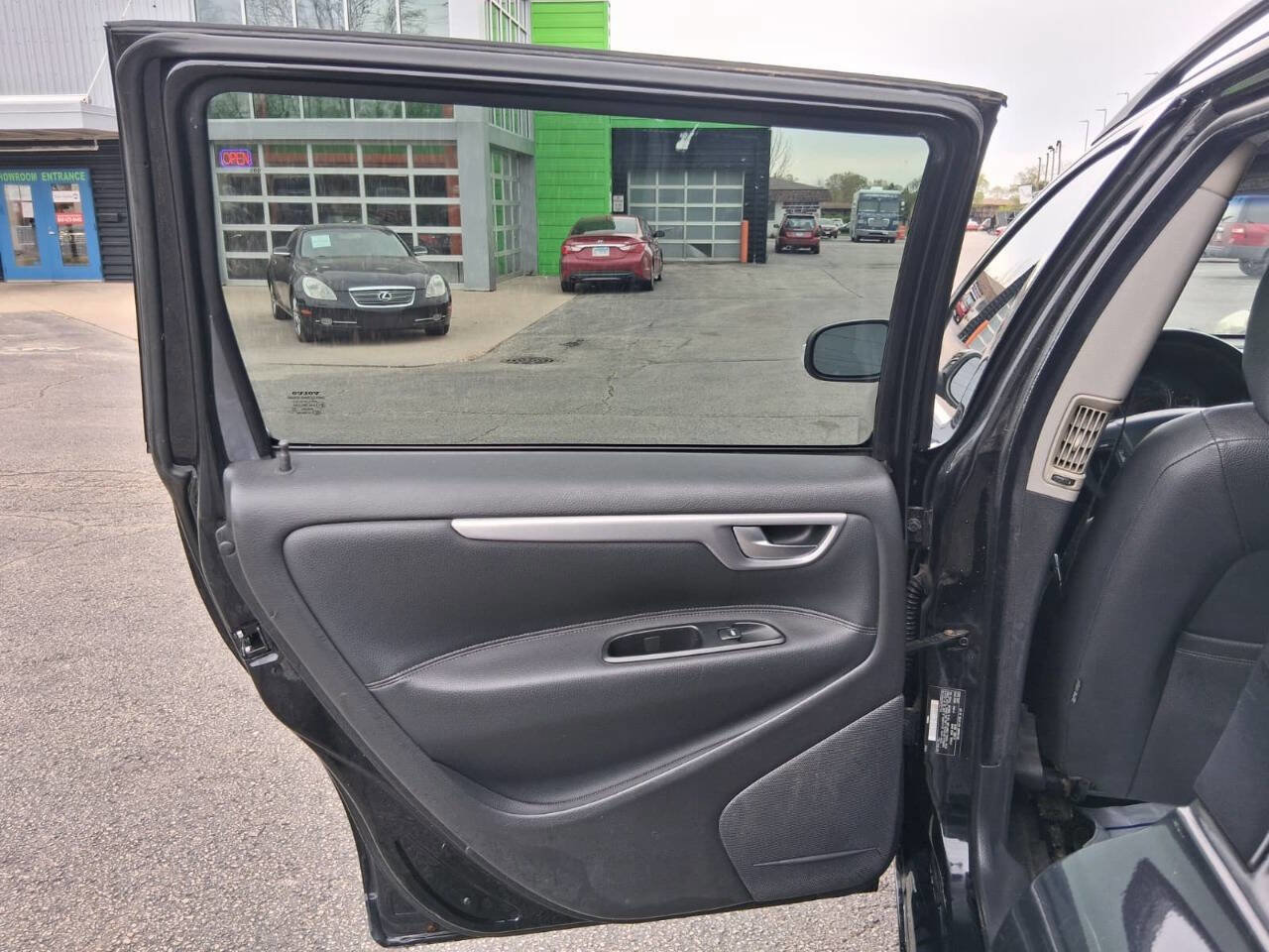 Used 2007 Volvo V70 2.4 FWD image 17