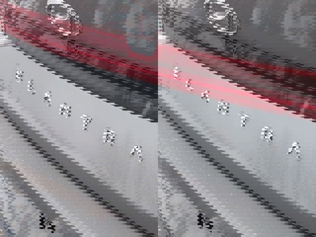 Used 2023 Hyundai Elantra Limited image 12