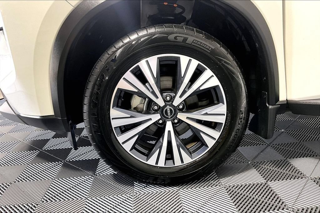 Used 2023 Nissan Rogue SV AWD/4WD image 8