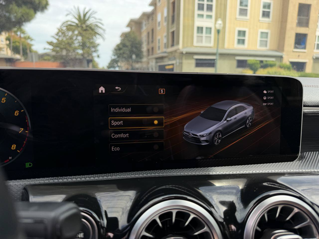 Used 2019 Mercedes-Benz A 220 4MATIC image 81