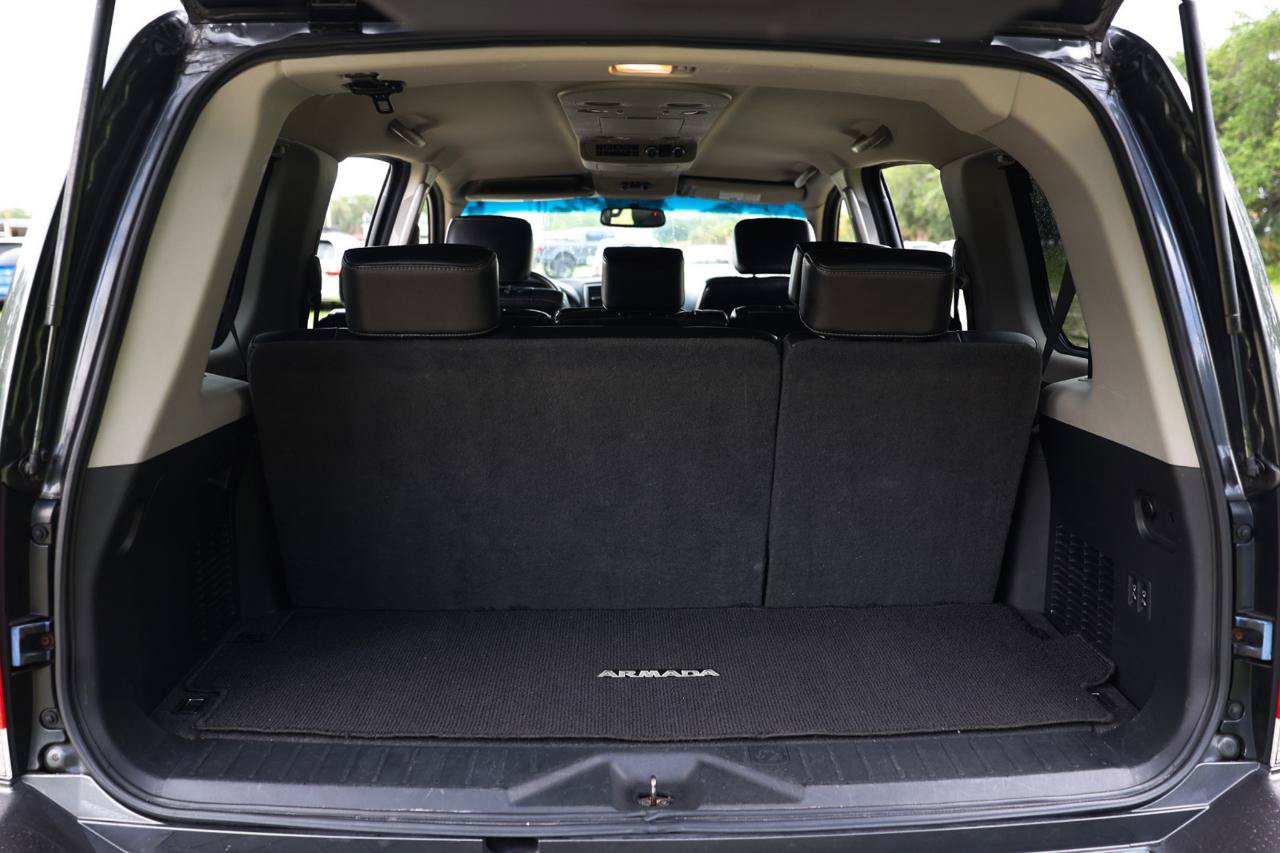 Used 2010 Nissan Armada Titanium RWD image 24