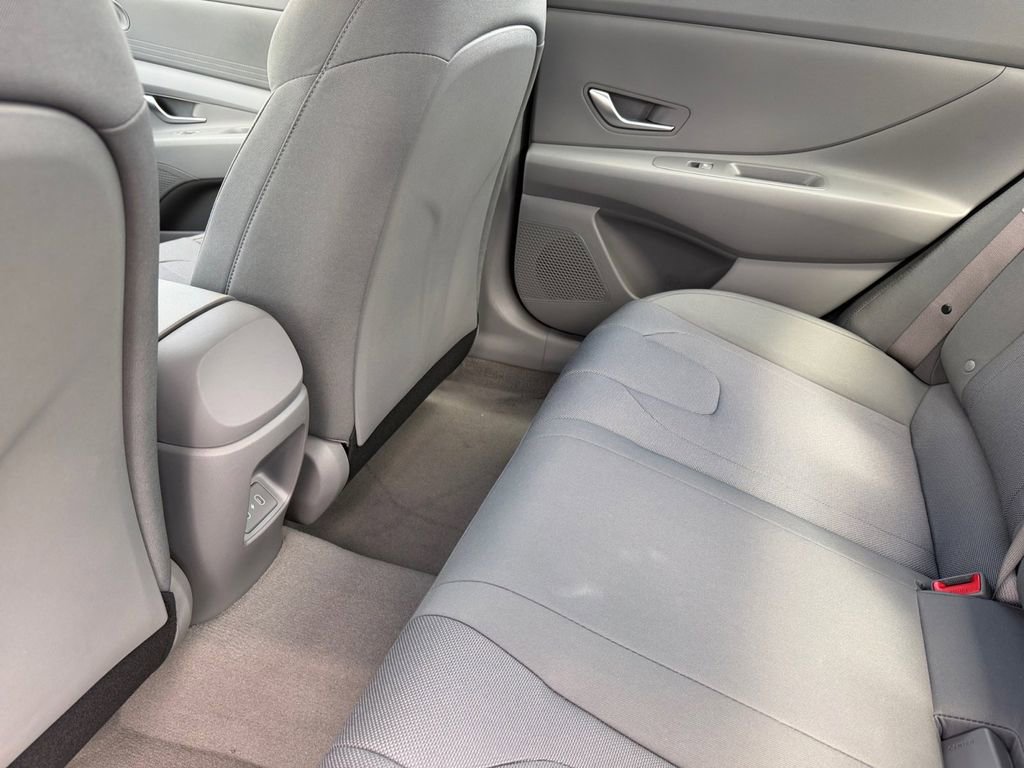 New 2026 Hyundai Elantra SE FWD image 13