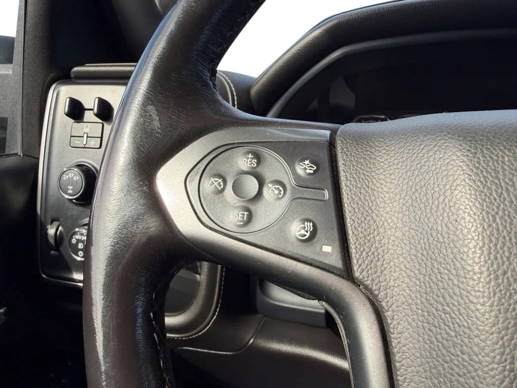 Used 2018 Chevrolet Silverado 2500 LTZ w/ Midnight Edition AWD/4WD image 16