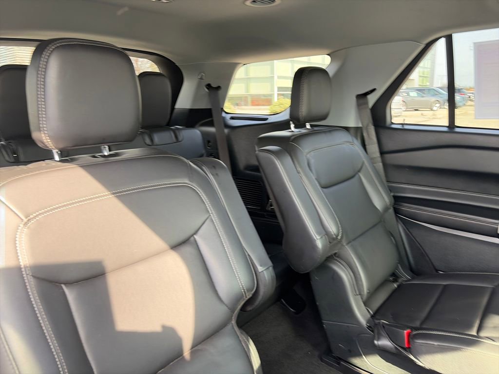 Used 2023 Ford Explorer XLT w/ Equipment Group 202A AWD/4WD image 35