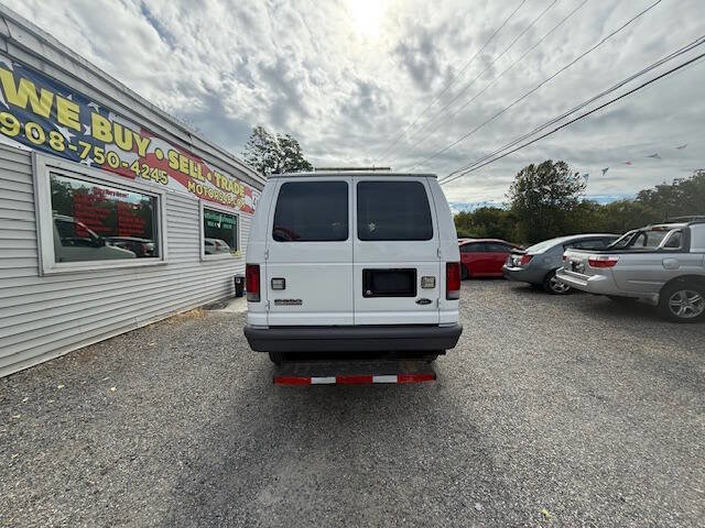Used 2006 Ford E-350 and Econoline 350 Super Duty image 5