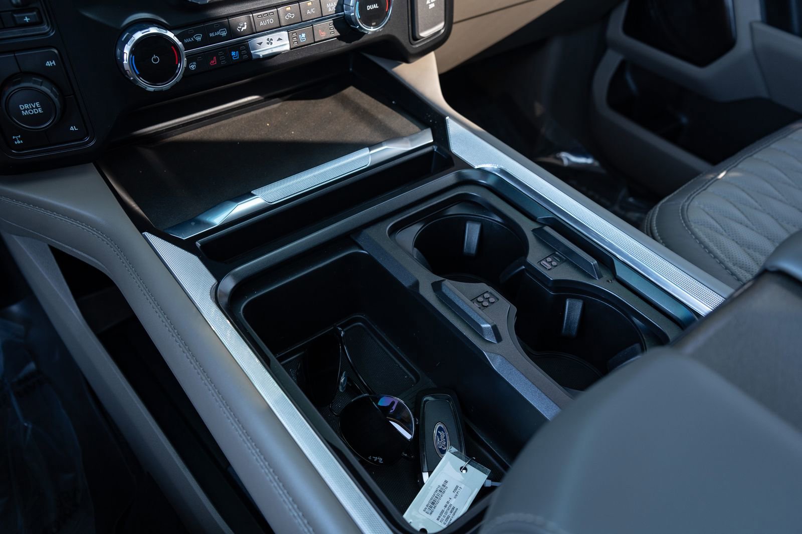 Used 2025 Ford F250 Platinum w/ Platinum Plus Package image 58