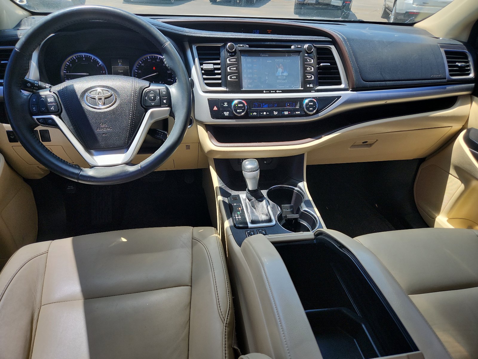 Used 2016 Toyota Highlander XLE FWD image 12