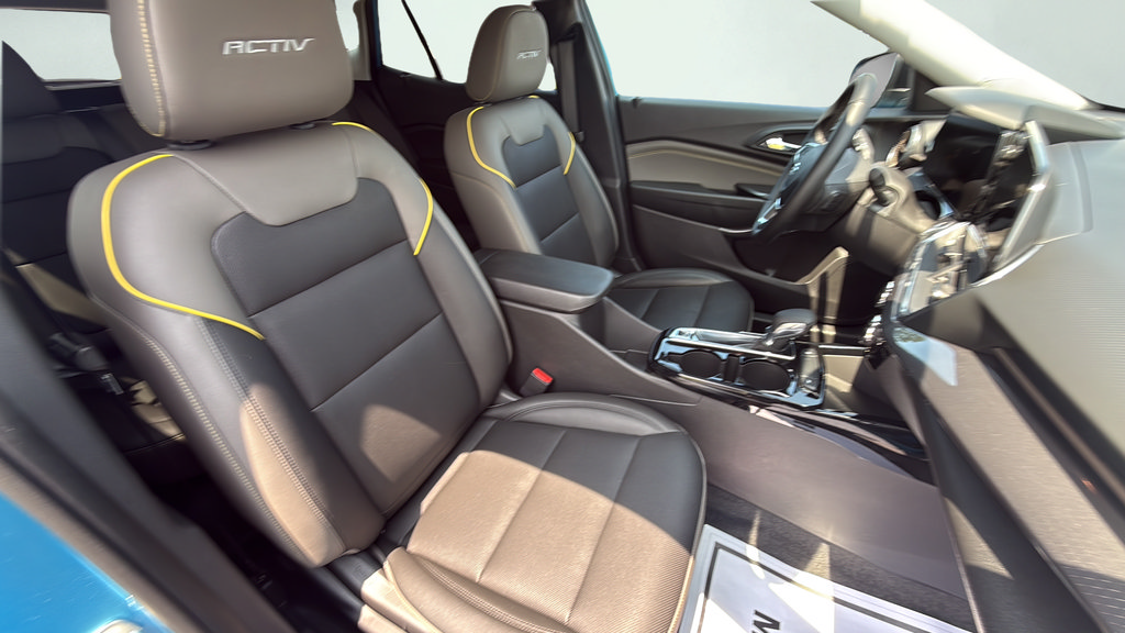Used 2025 Chevrolet Trax ACTIV w/ Driver Confidence Package FWD image 42