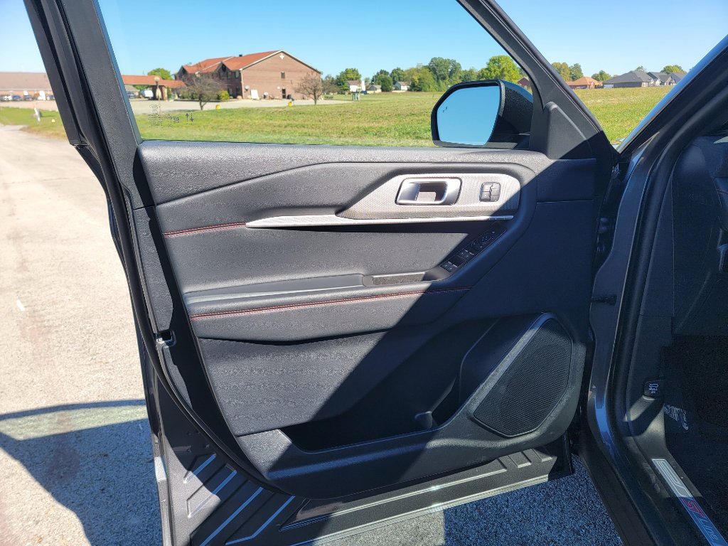 New 2026 Ford Explorer ST-Line w/ ST-Line Street Pack image 17
