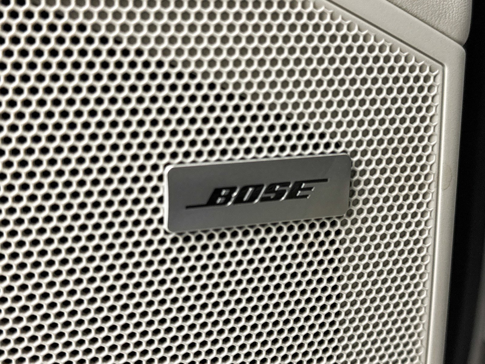 Used 2022 Porsche Cayenne Turbo image 9