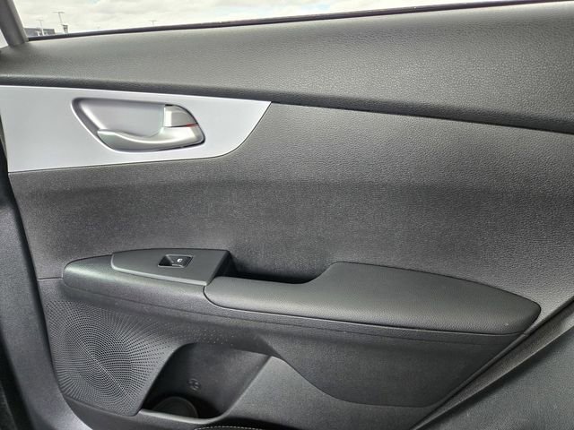 Used 2023 Kia Forte LXS w/ LXS Technology Package FWD image 12