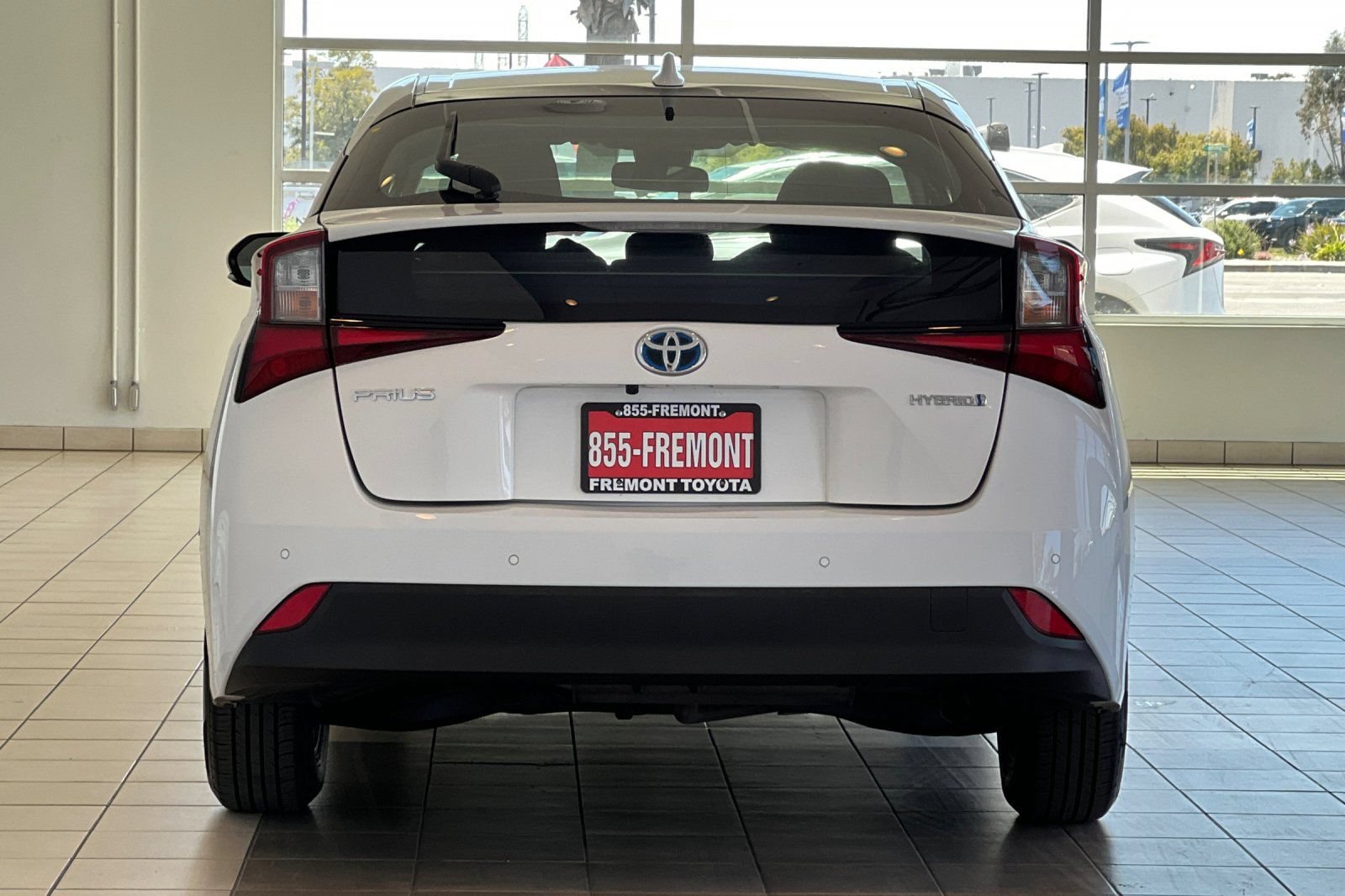 Certified 2022 Toyota Prius LE FWD image 5