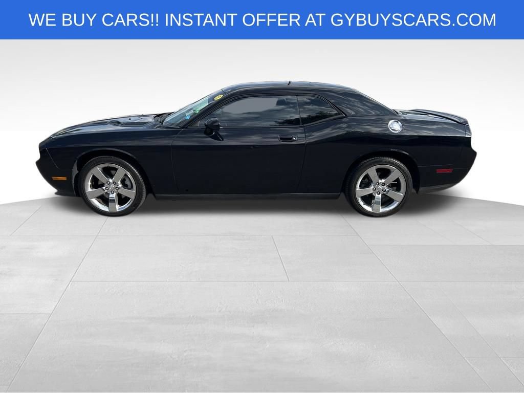 Used 2009 Dodge Challenger R/T w/ Sound Group RWD image 3