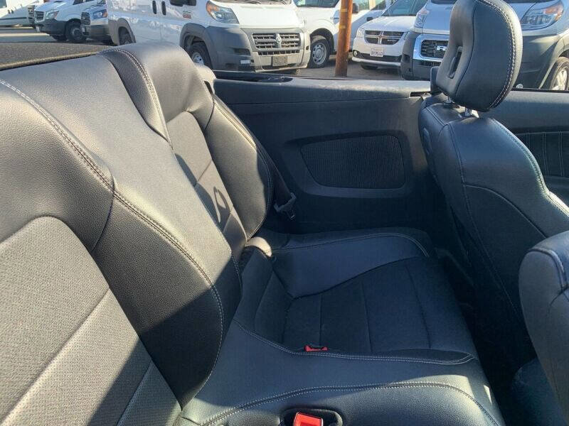 Used 2019 Ford Mustang Premium RWD image 13