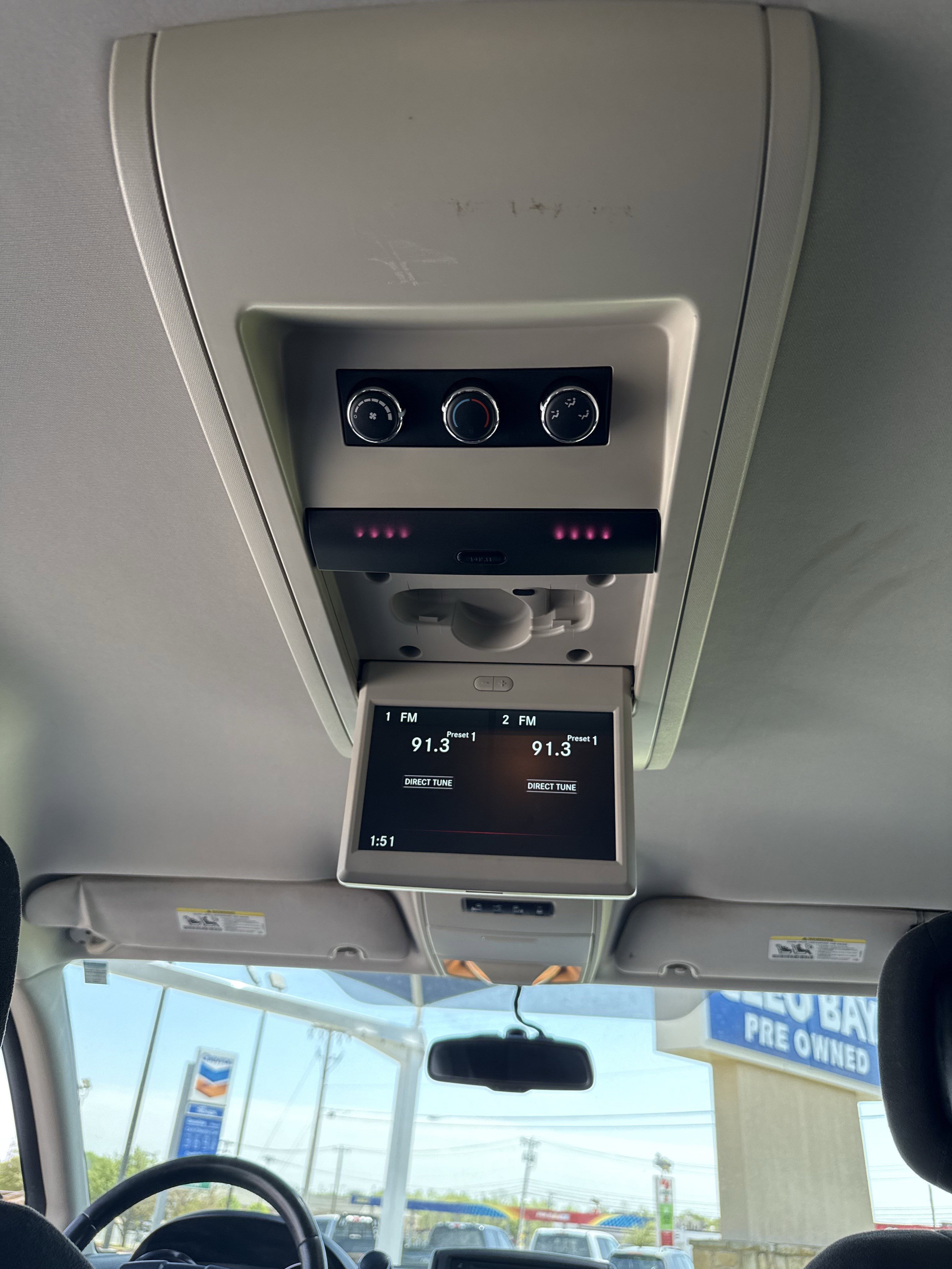 Used 2015 Dodge Grand Caravan SXT w/ UConnect Hands-Free Group image 18