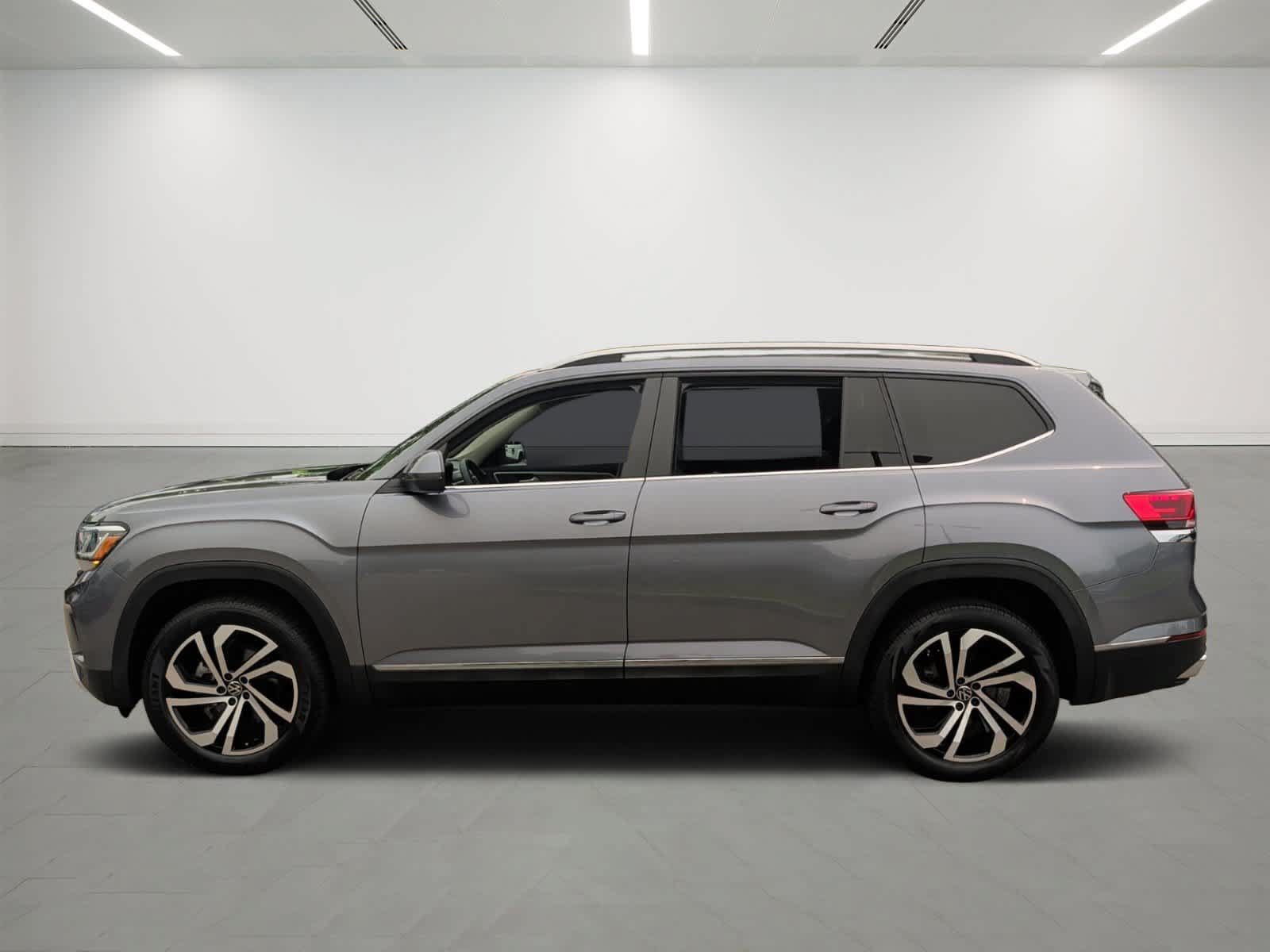 Used 2022 Volkswagen Atlas SEL AWD/4WD image 3