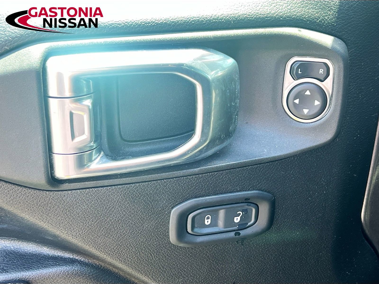 Used 2023 Jeep Wrangler Unlimited w/ Cold Weather Group image 21