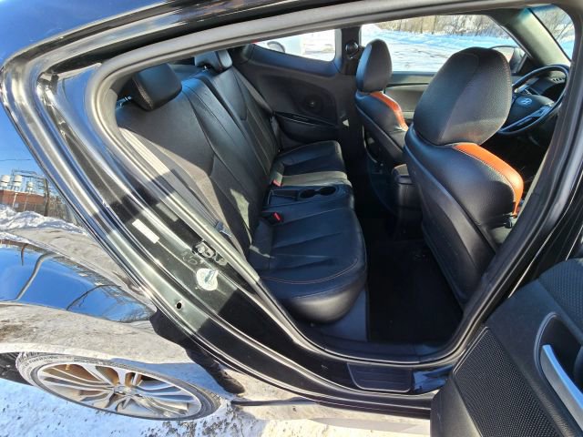 Used 2016 Hyundai Veloster Turbo image 11