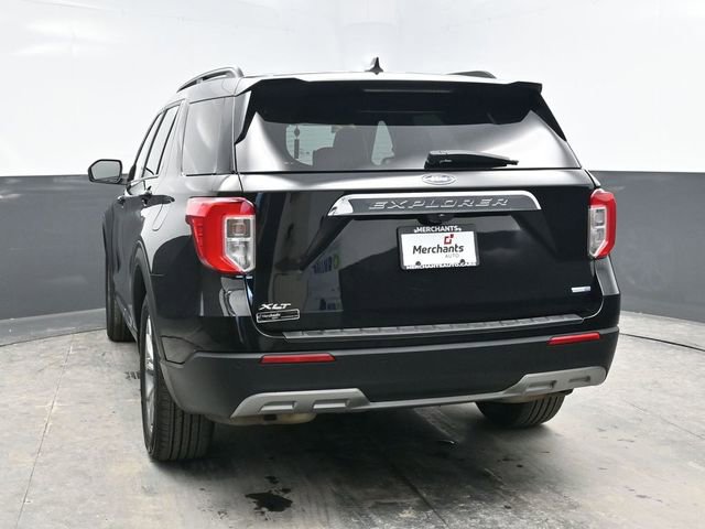 Used 2022 Ford Explorer XLT w/ Equipment Group 202A image 5