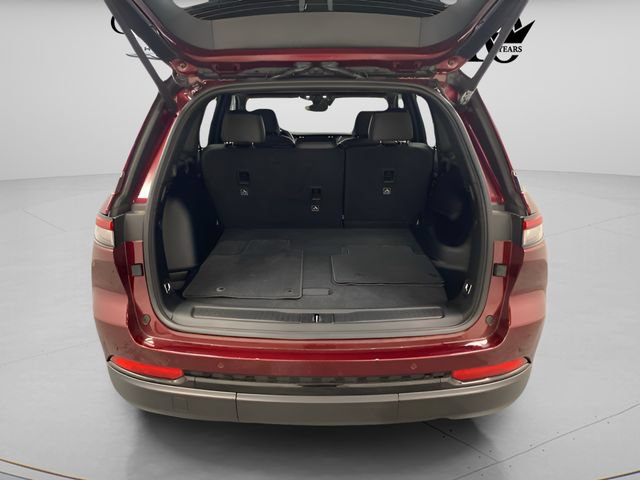 Used 2025 Jeep Grand Cherokee Limited w/ Luxury Tech Group II AWD/4WD image 29