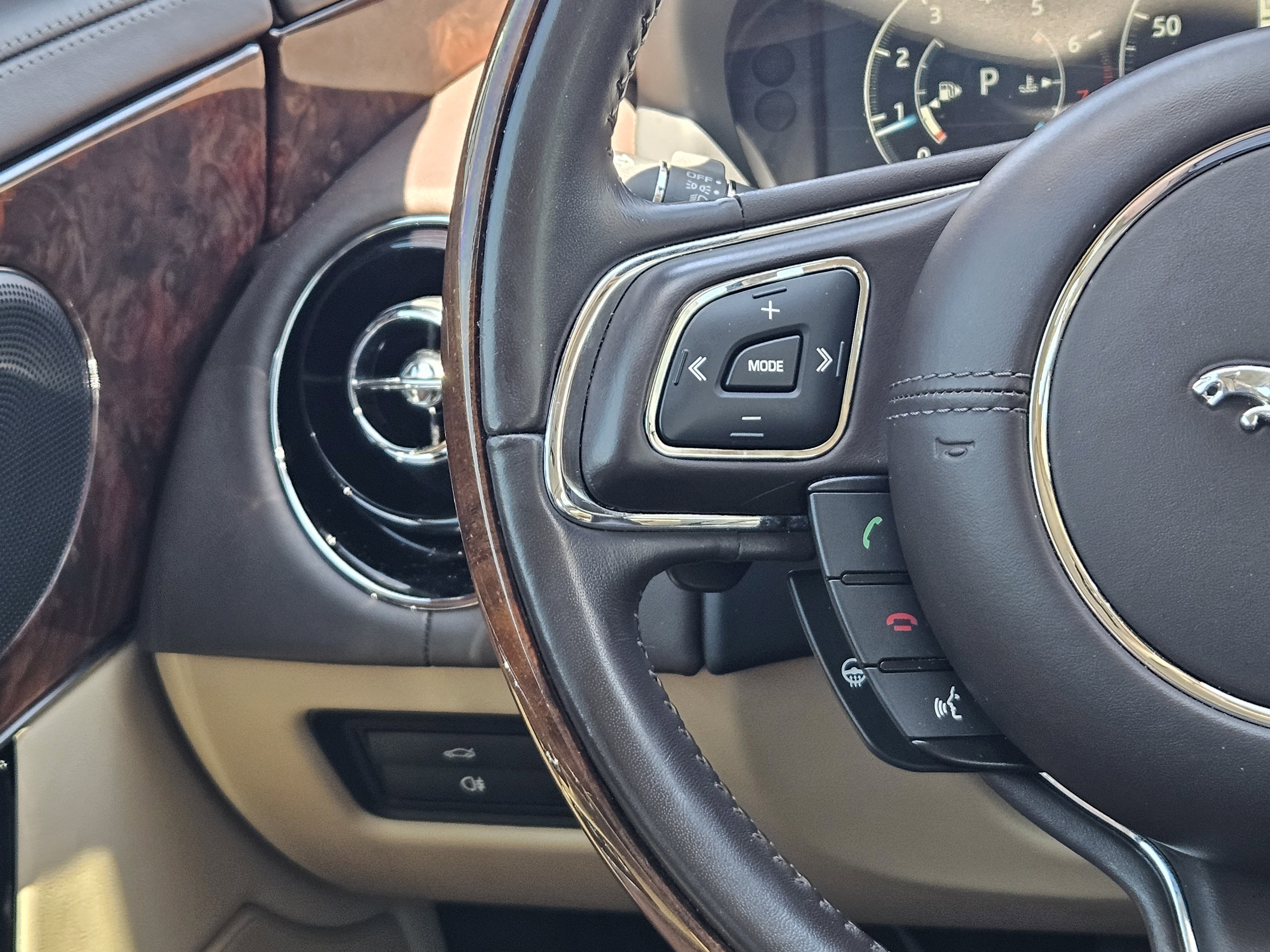 Used 2019 Jaguar XJ L Portfolio AWD/4WD image 26