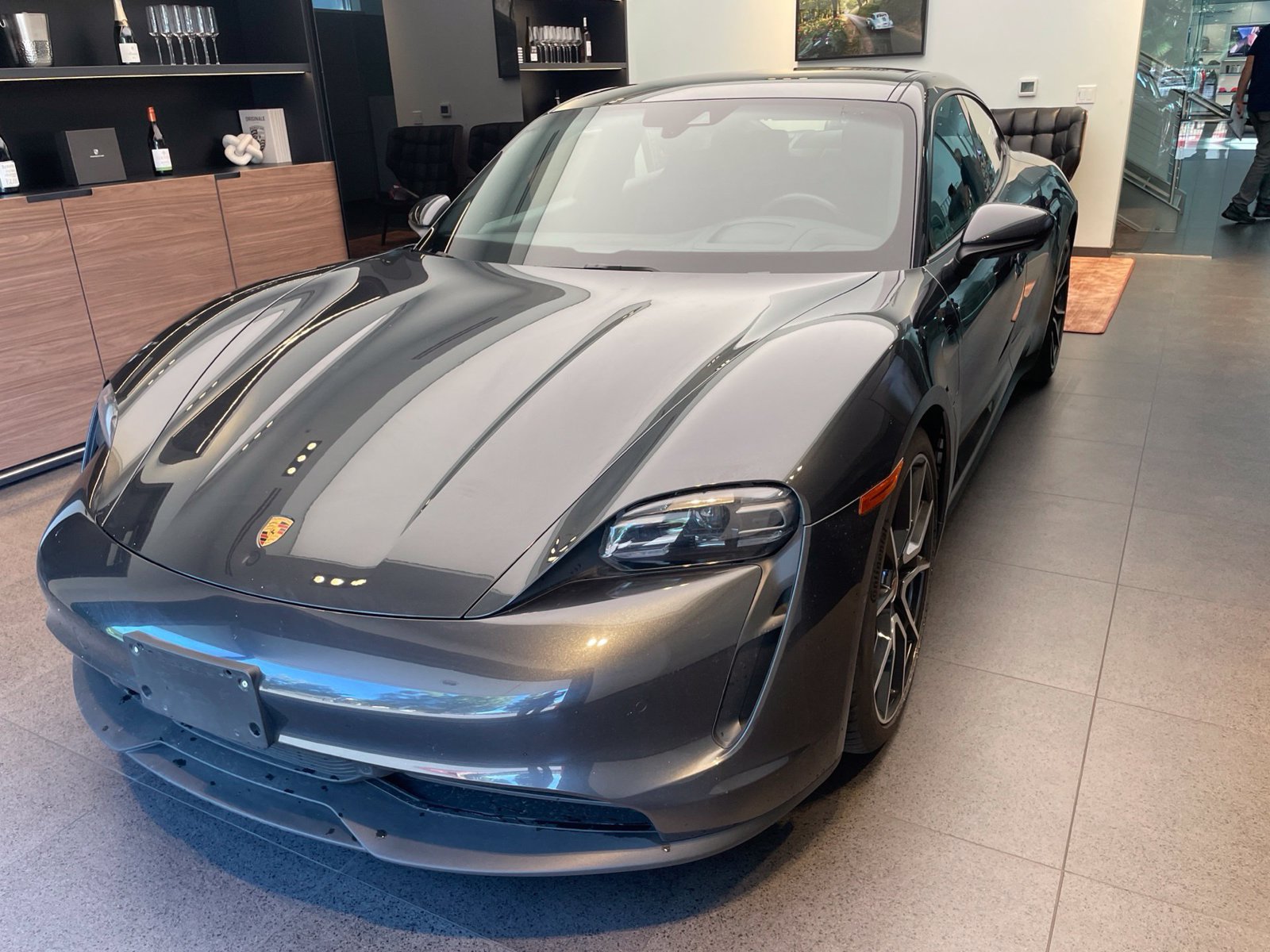 Used 2023 Porsche Taycan w/ Premium Package RWD image 2