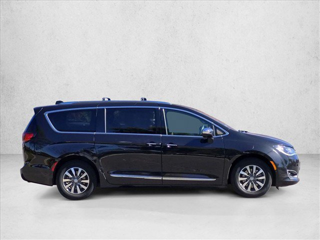Used 2020 Chrysler Pacifica Limited w/ Advanced Safetytec Group FWD image 4