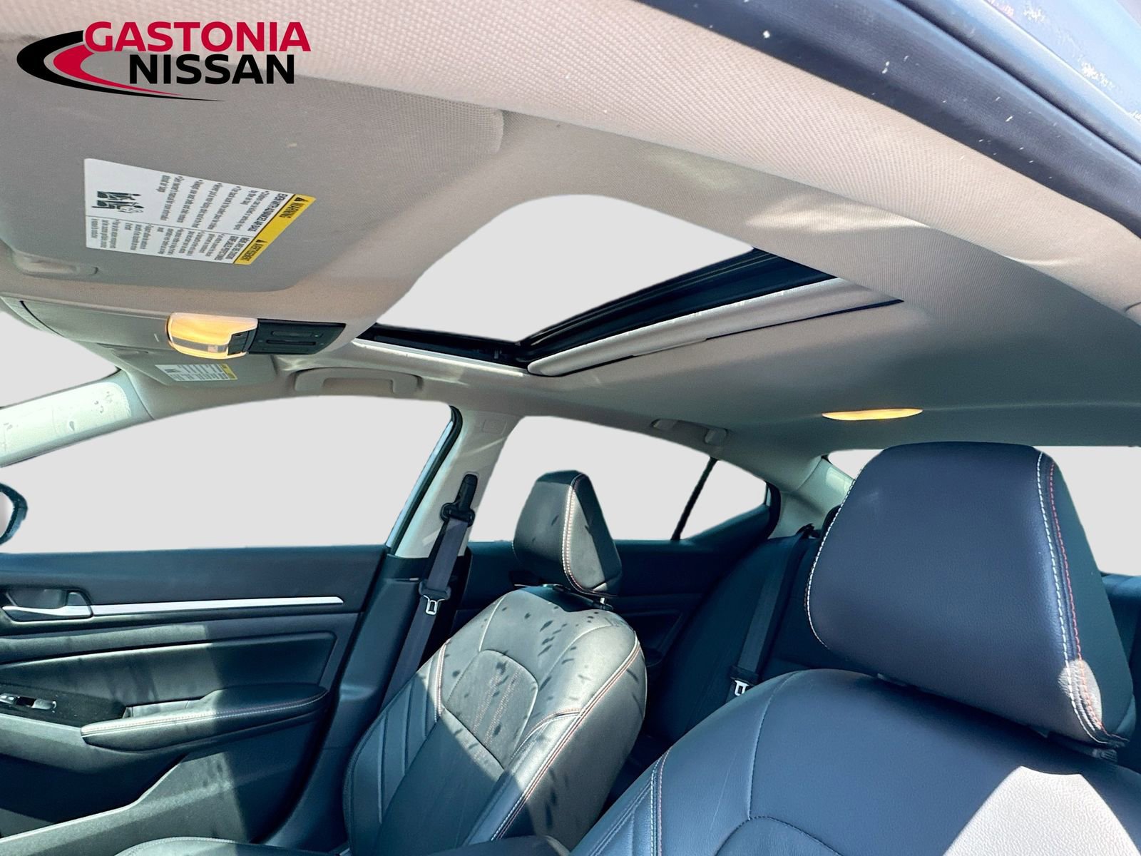 Used 2024 Nissan Altima 2.5 SR w/ SR Premium Package FWD image 29