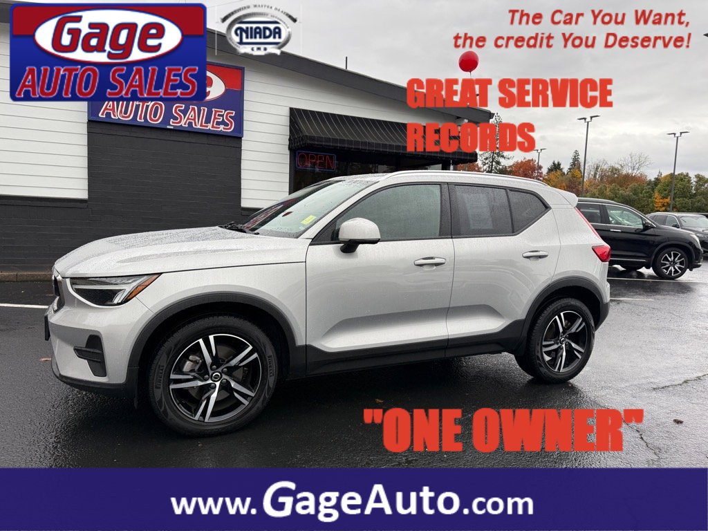 Used 2023 Volvo XC40 B5 Core
