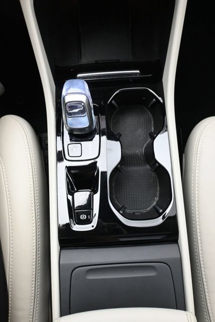 Used 2024 Volvo XC40 B5 Plus AWD/4WD image 11