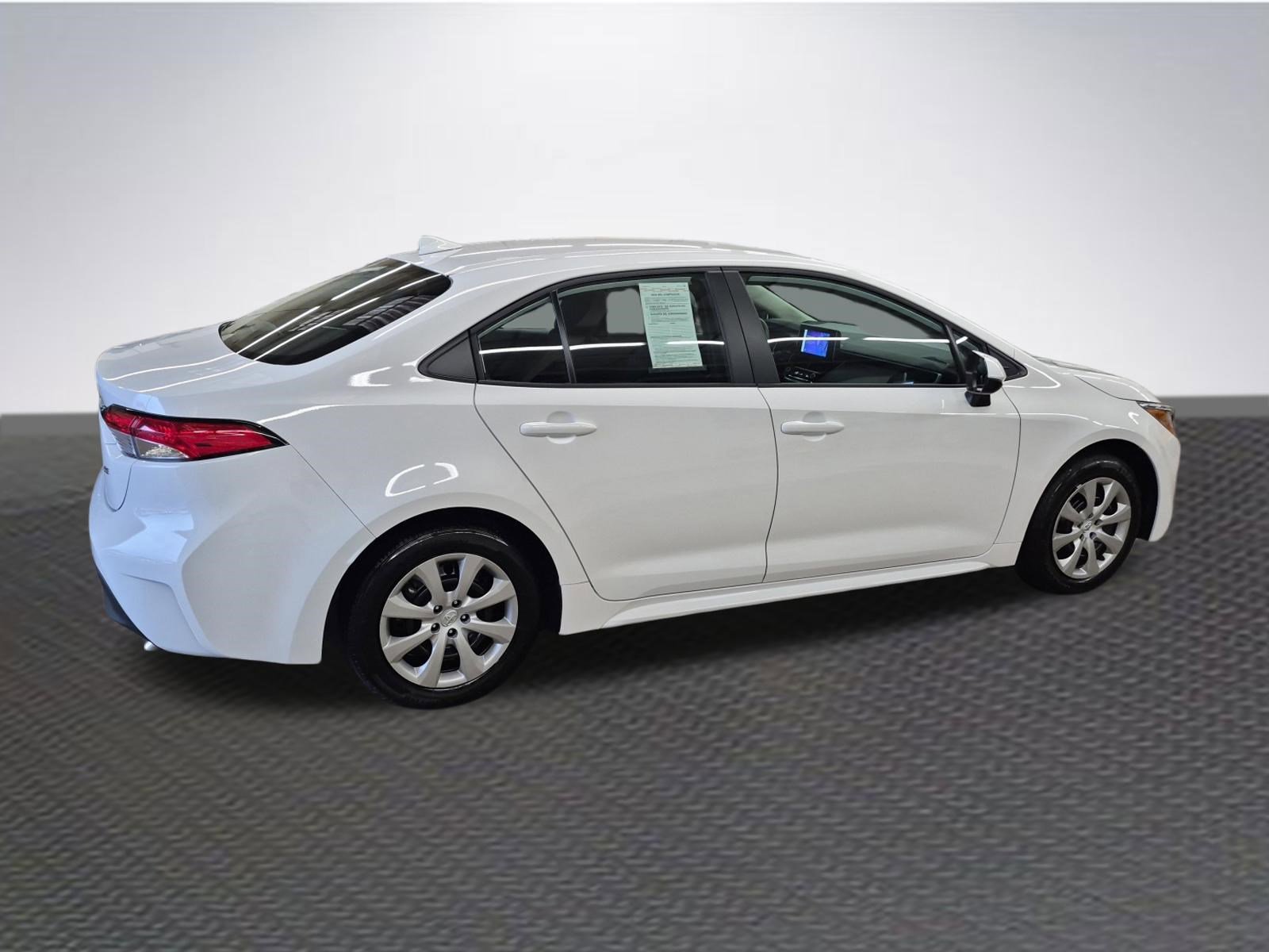 Used 2026 Toyota Corolla LE FWD image 4