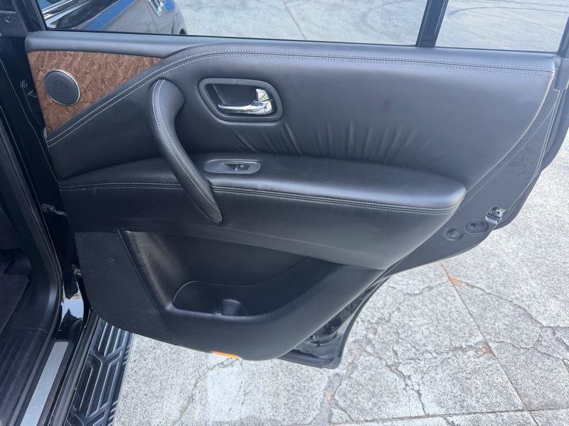 Used 2017 INFINITI QX80 4WD w/ All Season Package image 24
