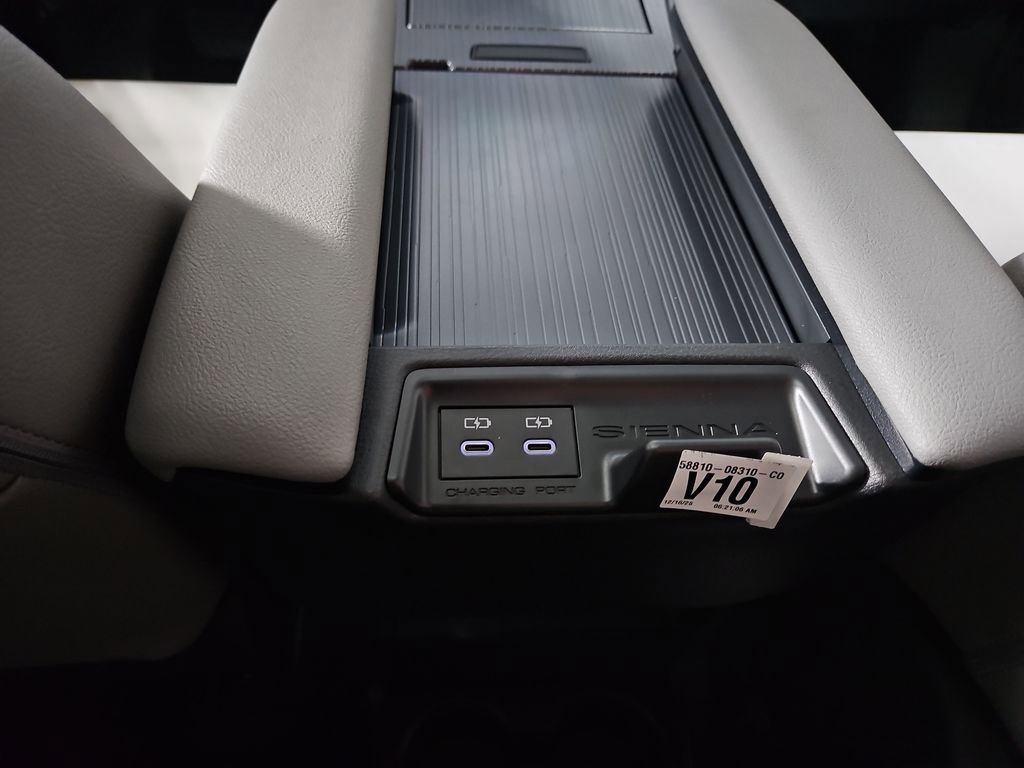 New 2026 Toyota Sienna XLE image 26