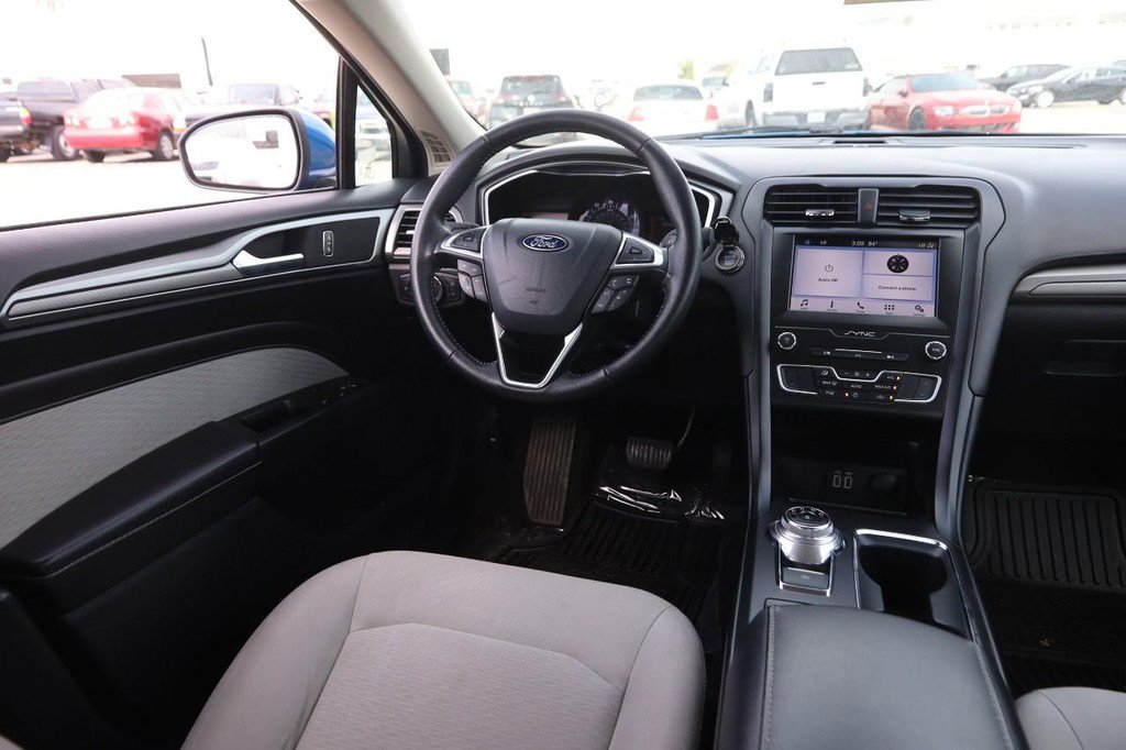 Used 2019 Ford Fusion SE w/ Equipment Group 151A image 21