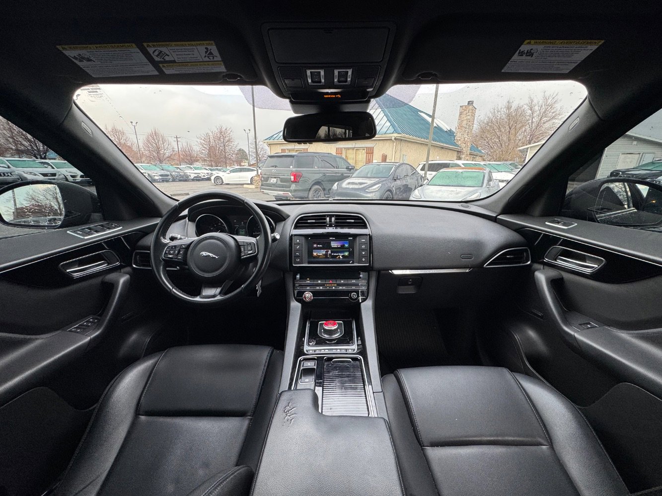 Used 2018 Jaguar F-PACE Premium image 11