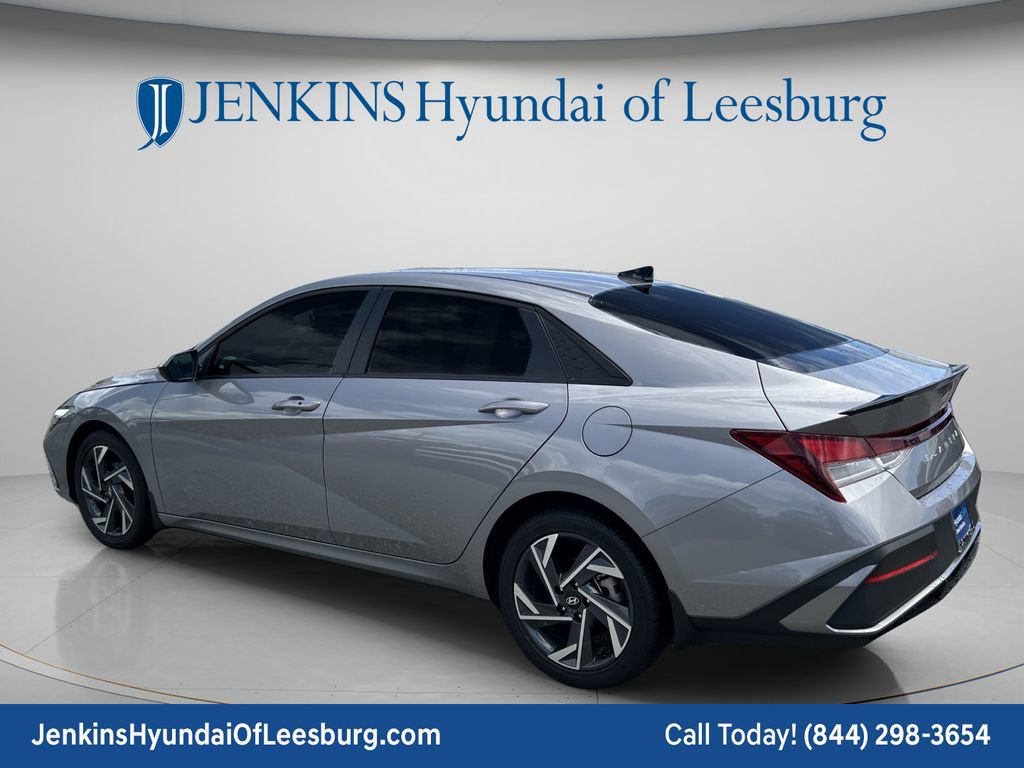 Certified 2025 Hyundai Elantra Sport FWD image 7