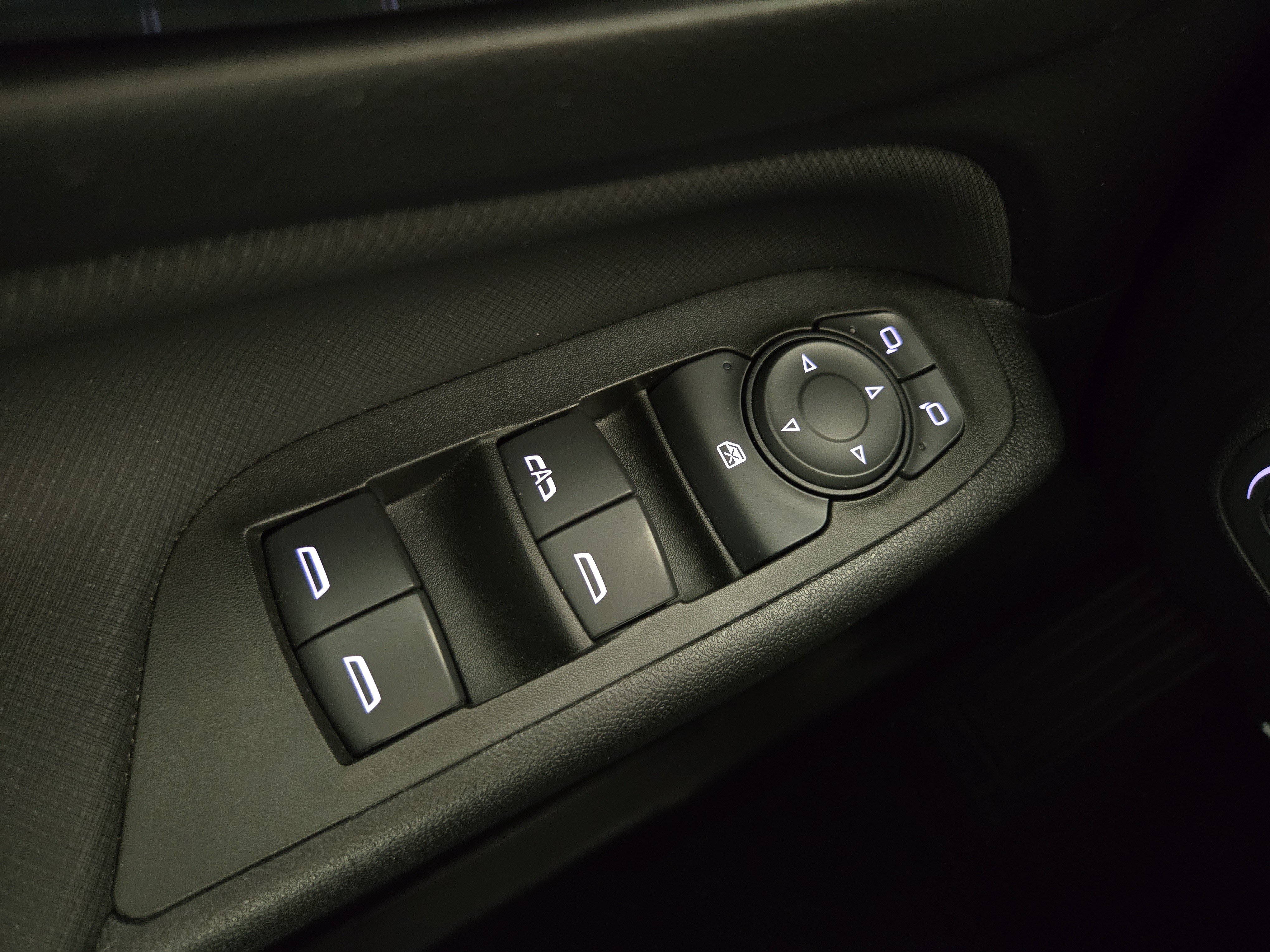 Certified 2023 Chevrolet Equinox RS FWD image 25