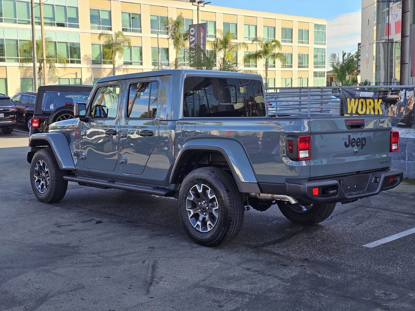 New 2026 Jeep Gladiator Sahara AWD/4WD image 4