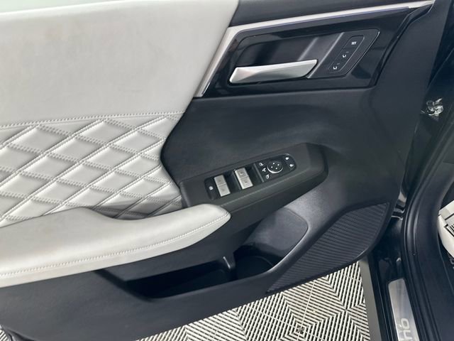 Used 2025 Mitsubishi Outlander 4WD Plug-In Hybrid image 21