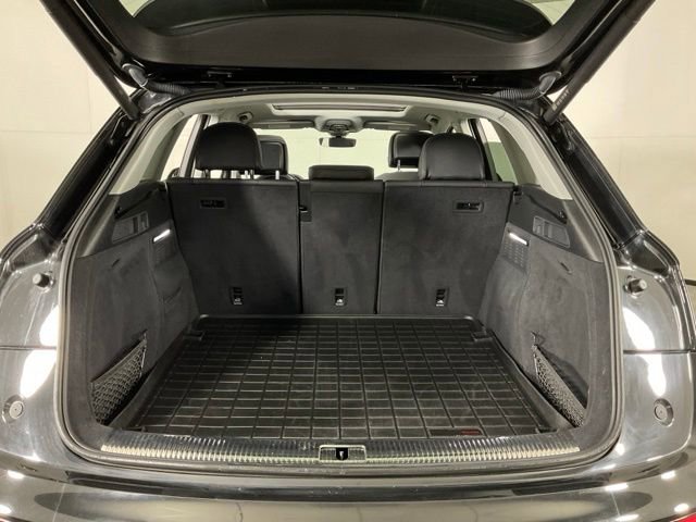 Used 2021 Audi Q5 Prestige w/ Prestige Package AWD/4WD image 35