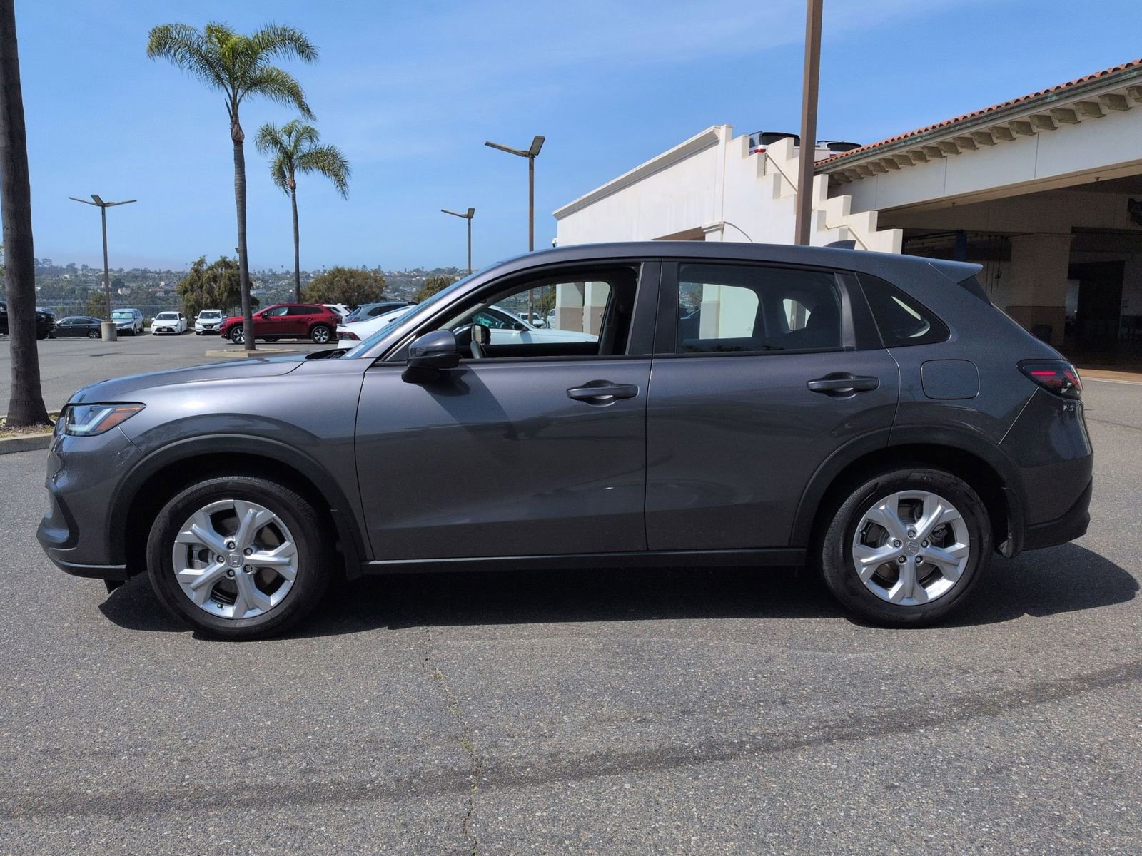 Used 2024 Honda HR-V LX image 2