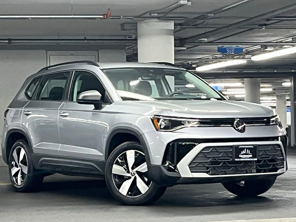 Used 2025 Volkswagen Taos S AWD/4WD image 2