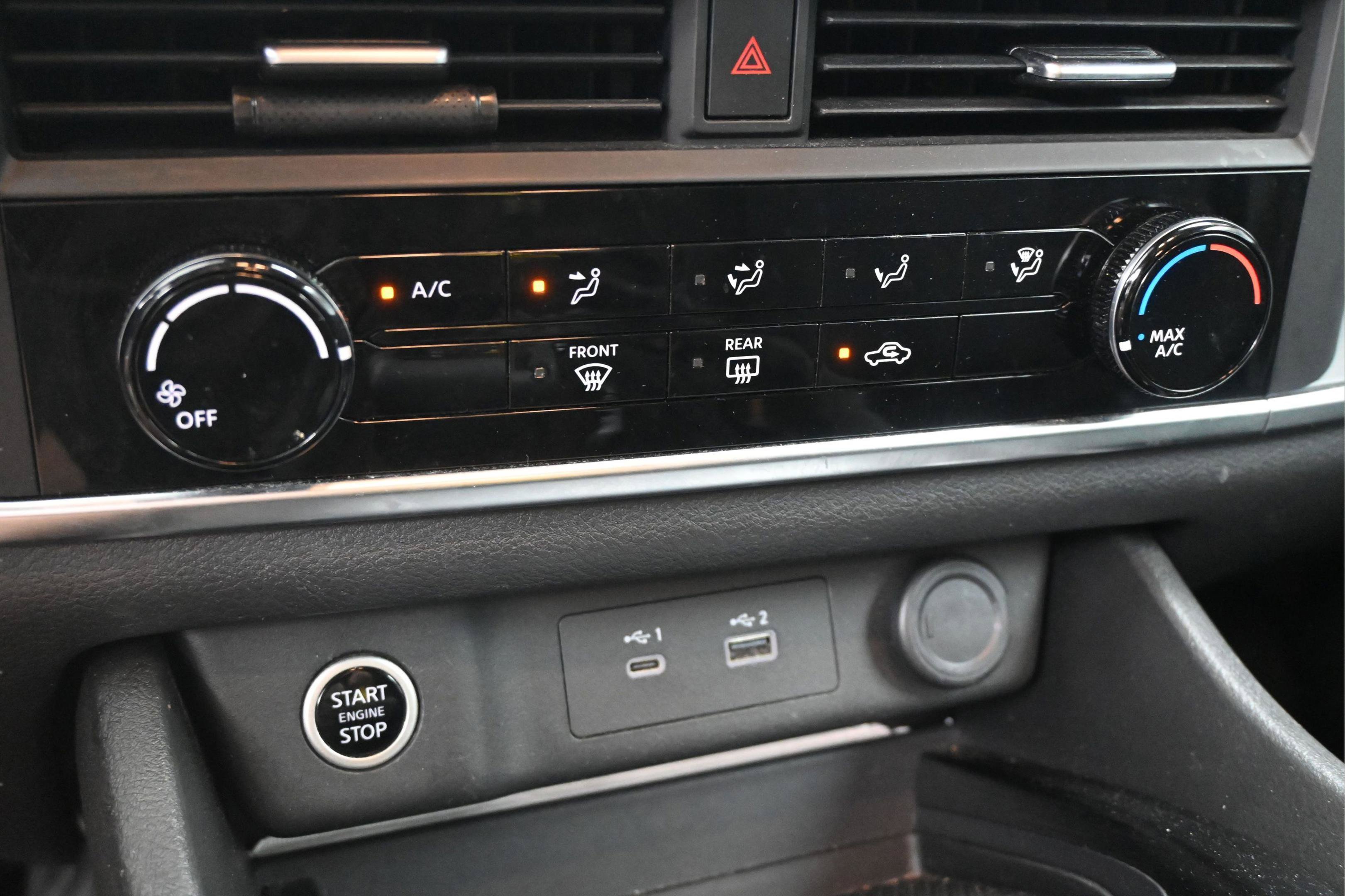 Used 2023 Nissan Rogue S AWD/4WD image 30