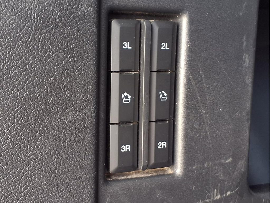 Used 2023 Ford Expedition Limited image 28