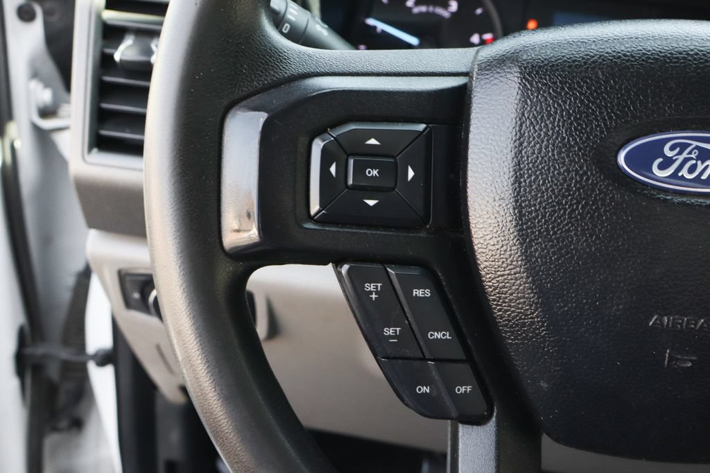 Used 2017 Ford F550 2WD Regular Cab Super Duty image 25