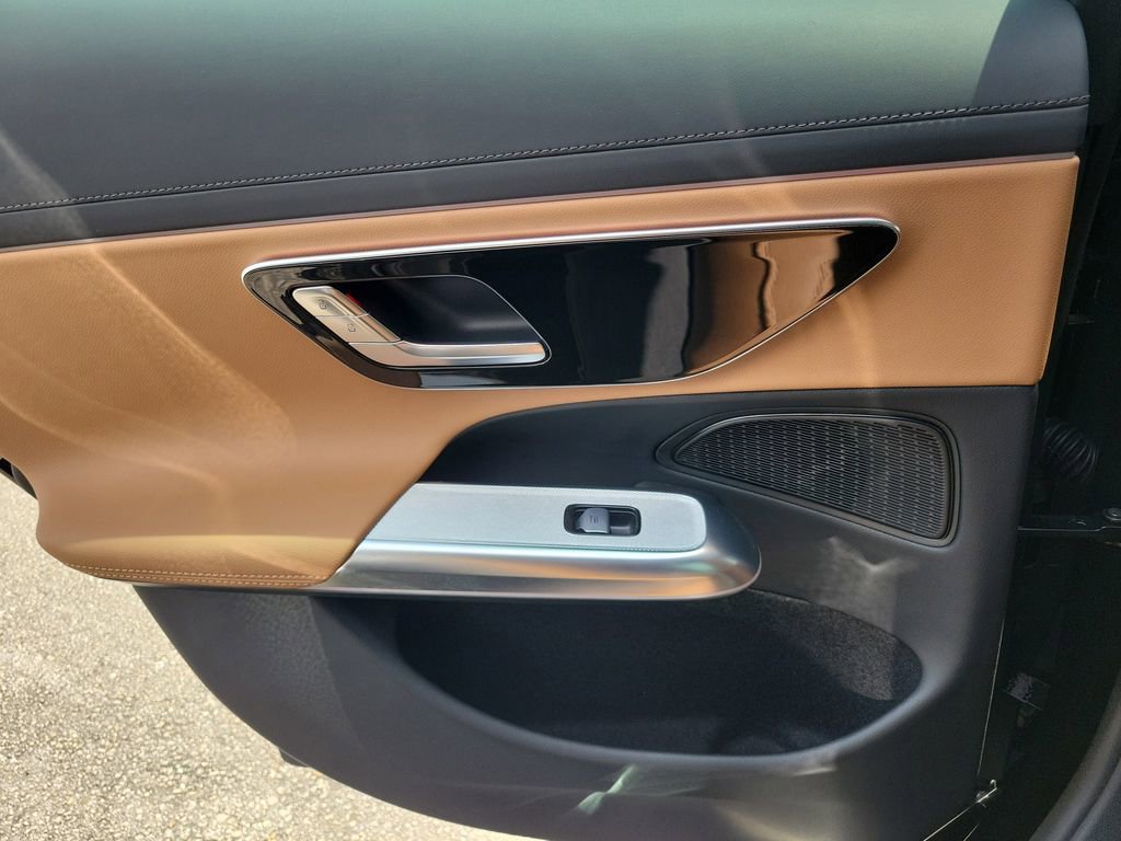 Used 2025 Mercedes-Benz E 450 4MATIC Sedan image 14