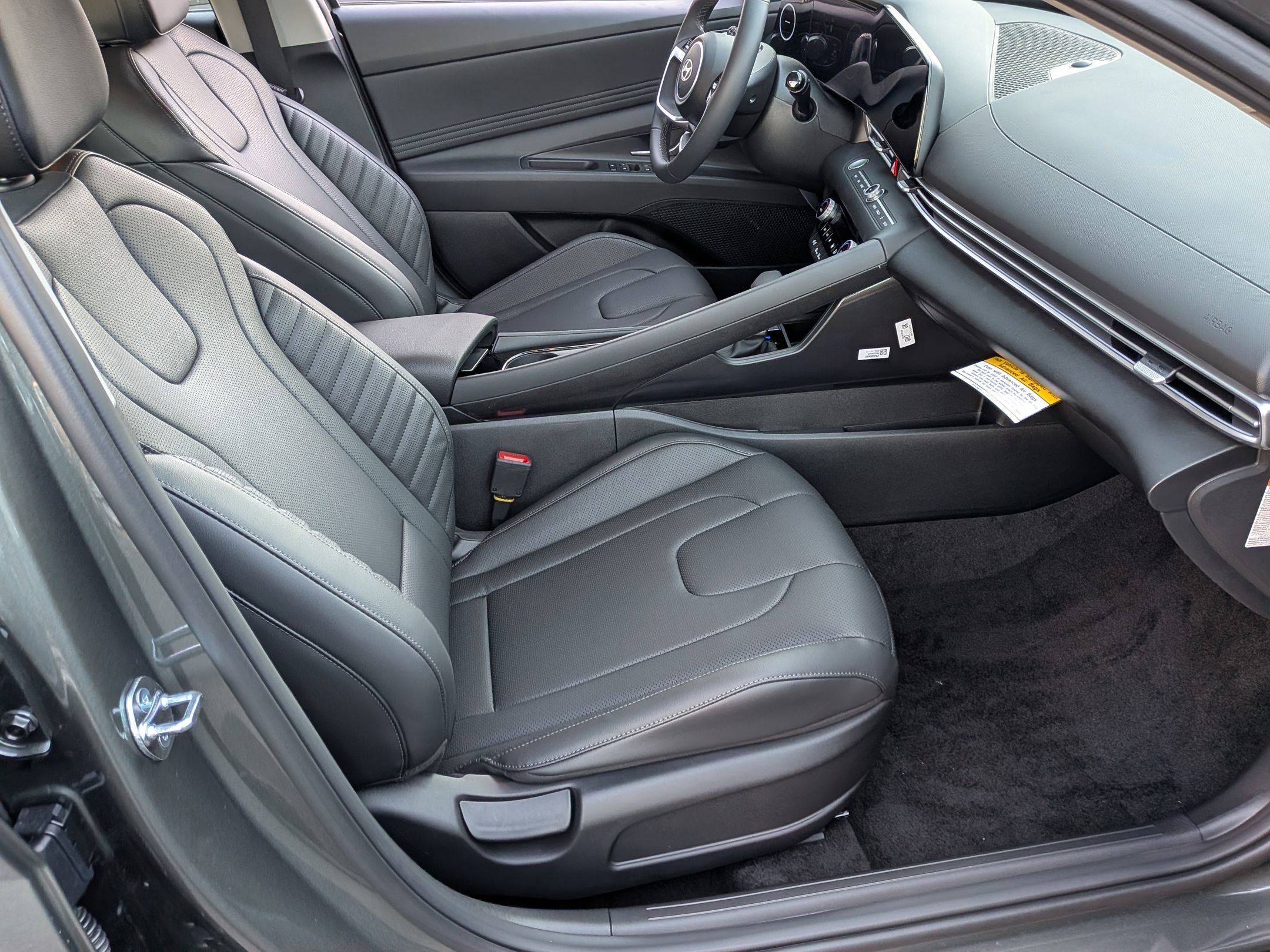 New 2026 Hyundai Elantra Limited w/ Cargo Package FWD image 25