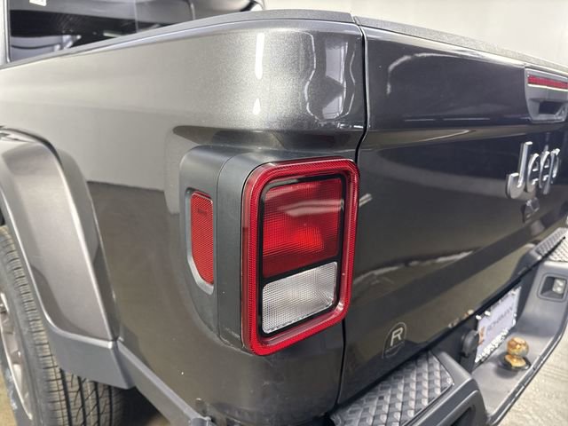 Used 2023 Jeep Gladiator Overland AWD/4WD image 28