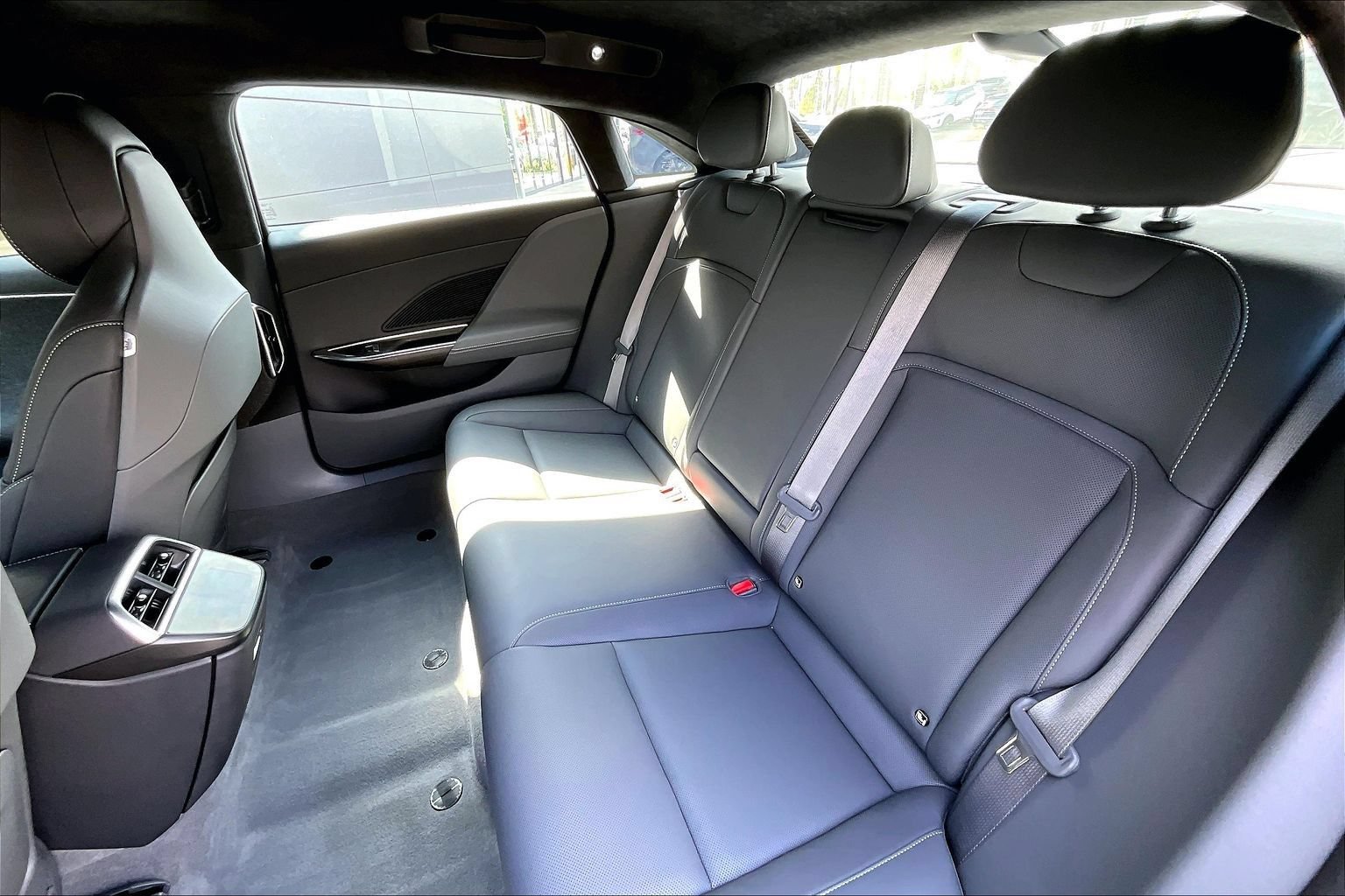 Used 2024 Lucid Air Touring AWD/4WD image 26